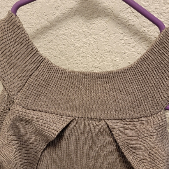 Off Shoulder Ruffled Cutout Sweater - Picture 7 of 8